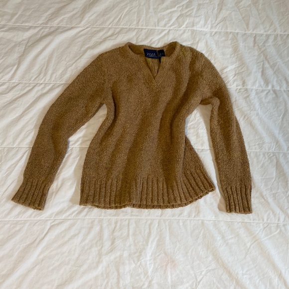 Liz Claiborne Company Tan V-neck Sweater - Picture 4 of 8